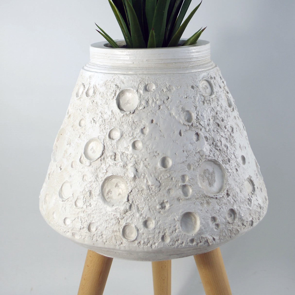 62cm x 40cm Large Lunar White Planter-4